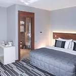 Mimi Hotel 4*