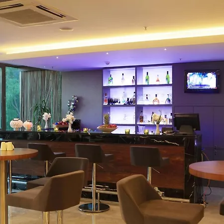 Mimi Hotel 4*