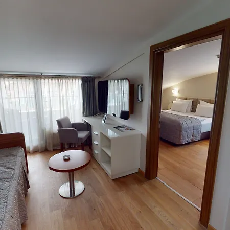 Mimi Hotel 4*