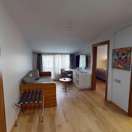Mimi Hotel 4*